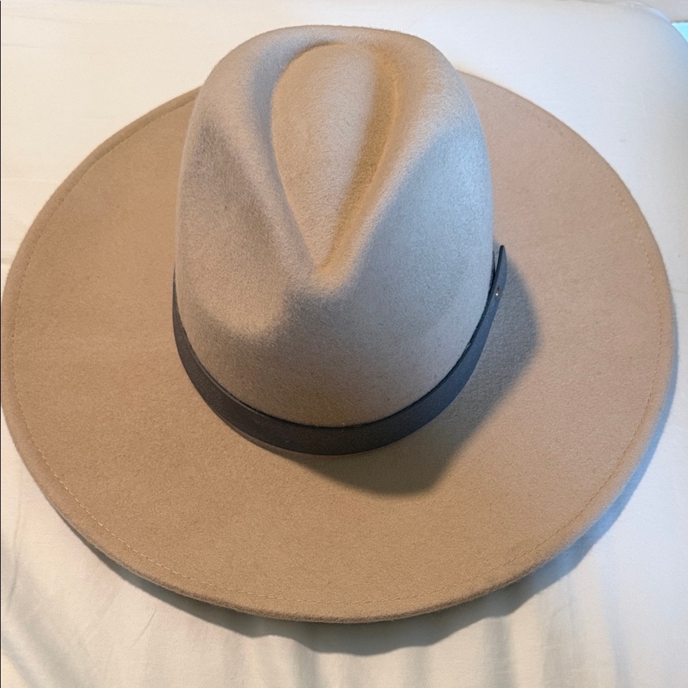 Beige Felt Fedora Hat with Gray Band